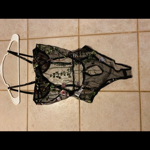 Corset - Picture 3 of 4